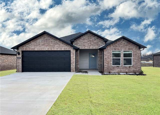 Property at 112 Greer St, Pea Ridge, AR 72751, 3 beds, 2 baths