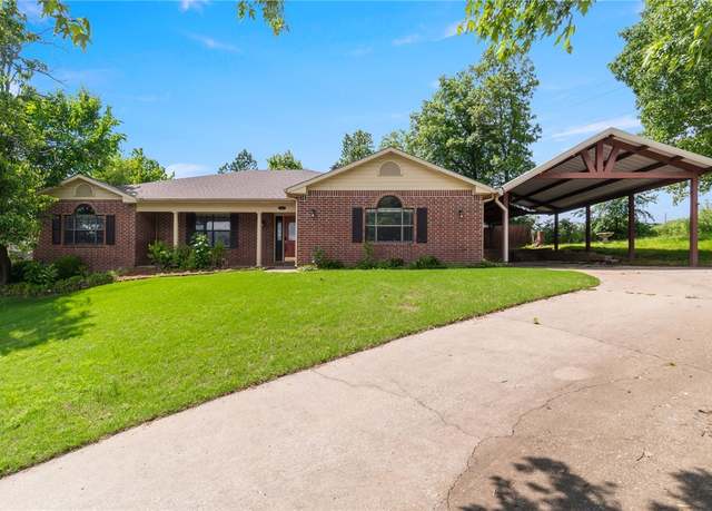 Property at 5530 Blake Ln, Springdale, AR 72762, 3 beds, 2 baths