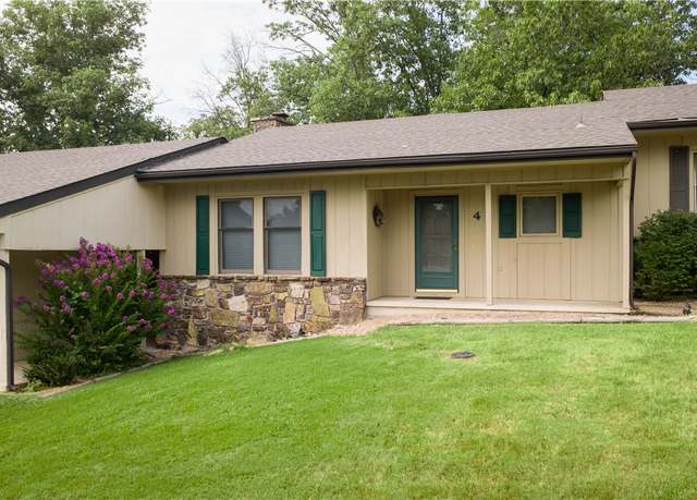 Property at 4 Connie Ln, Bella Vista, AR 72715, 2 beds, 2 baths