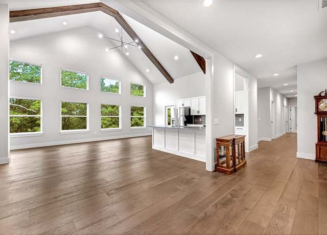 Property at 11391 Mountain Spring Dr, Fayetteville, AR 72701, 4 beds, 3.5 baths