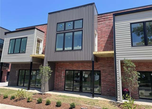 Property at 945 SE 10th St, Bentonville, AR 72712, 3 beds, 2.5 baths