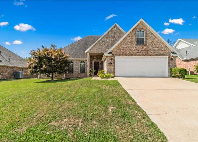 Property at 6287 W Persimmon St, Fayetteville, AR 72704, 4 beds, 2 baths