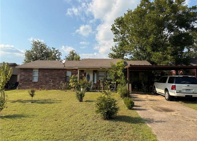 Property at 4209 Pond St, Van Buren, AR 72956, 3 beds, 1.5 baths