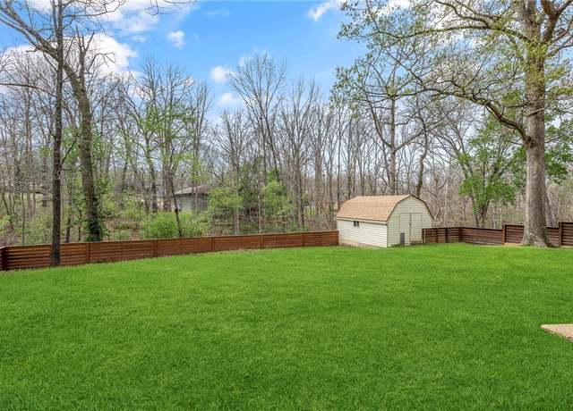 Property at 17 Yarmouth Dr, Bella Vista, AR 72715, 3 beds, 2 baths