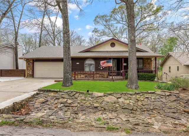 Property at 17 Yarmouth Dr, Bella Vista, AR 72715, 3 beds, 2 baths