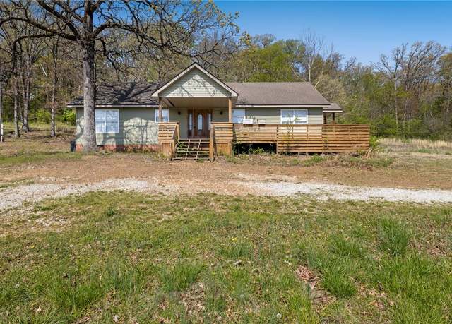 Property at 17464 Lake Sequoyah Rd, Fayetteville, AR 72701, 3 beds, 2 baths