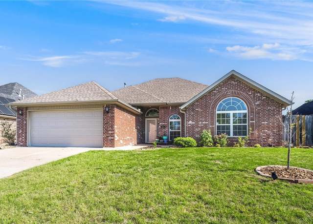Property at 303 W Camden Dr, Rogers, AR 72756, 3 beds, 2 baths