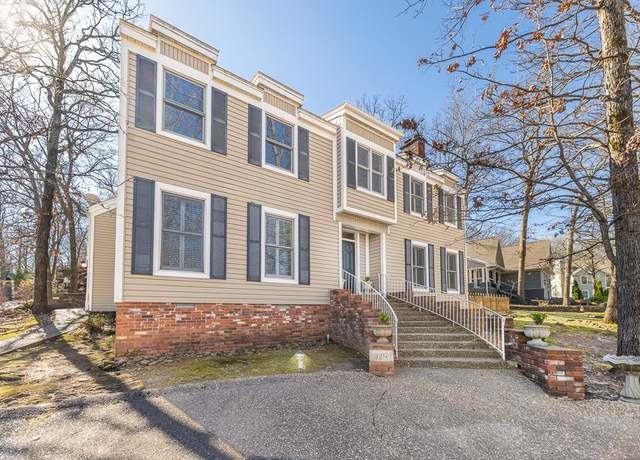 Property at 3217 N Kings Cross, Fayetteville, AR 72703, 5 beds, 2 baths