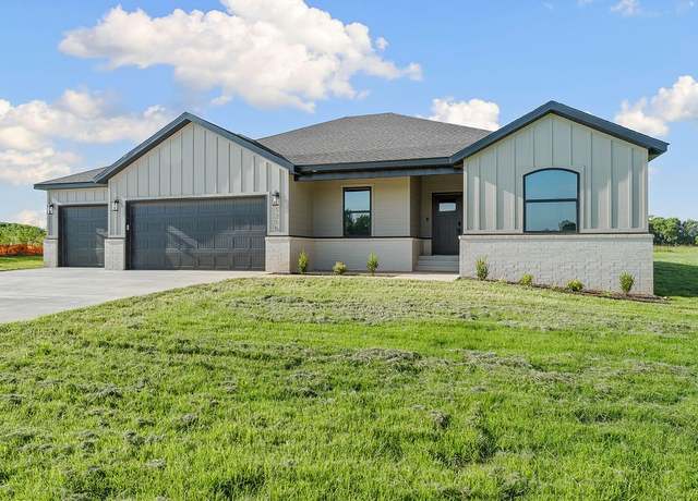 Property at 1215 John Renfro Rd, Pea Ridge, AR 72751, 4 beds, 2 baths