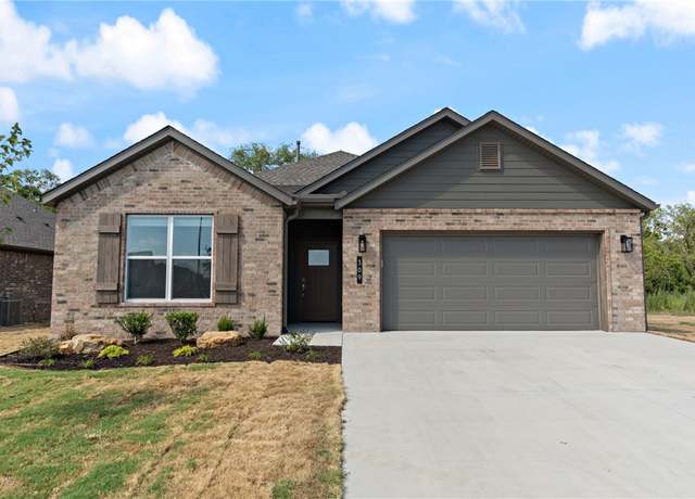 Property at 309 Hondo St, Siloam Springs, AR 72761, 3 beds, 2 baths