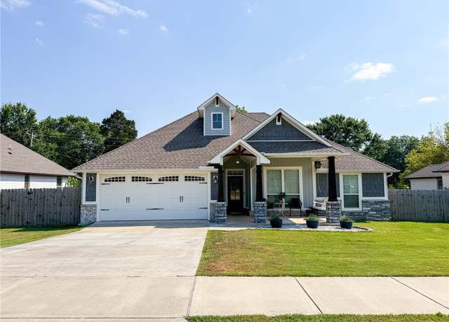 Property at 714 Macdonald Dr, Pea Ridge, AR 72751, 3 beds, 2 baths