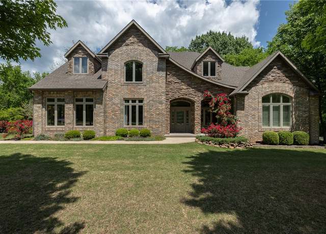Property at 562 Winding Spring Dr, Fayetteville, AR 72703, 4 beds, 4.5 baths