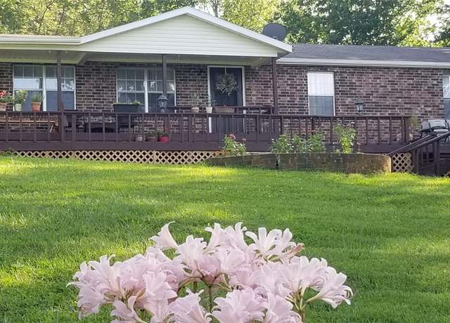 Property at 101 Campbell Rd, Fayetteville, AR 72701, 4 beds, 2 baths