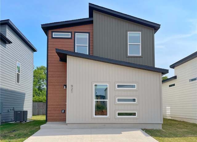 Property at 921 Reading Railroad Ln, Bentonville, AR 72713, 2 beds, 2.5 baths