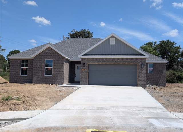 Property at 100 White Oak St, Gentry, AR 72734, 4 beds, 2 baths