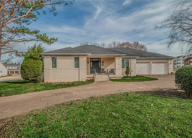 Property at 8 S Bruce Lietzke Ct, Rogers, AR 72758, 2 beds, 2 baths