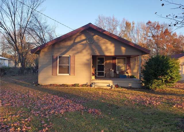 Property at 276 N Elm St, Elm Springs, AR 72762, 3 beds, 1 bath
