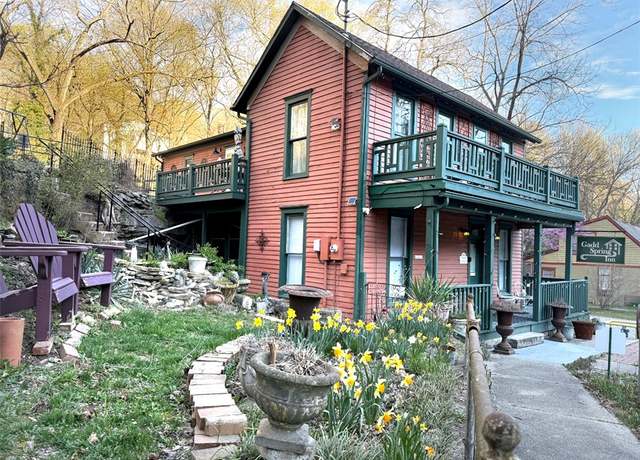Property at 104 N Main St, Eureka Springs, AR 72632, 3 beds, 3 baths