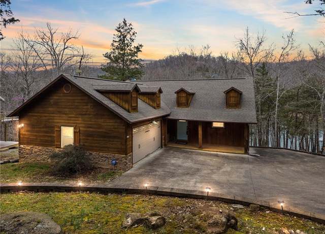 Property at 275 Clearwater Ln, Eureka Springs, AR 72631, 3 beds, 2.5 baths