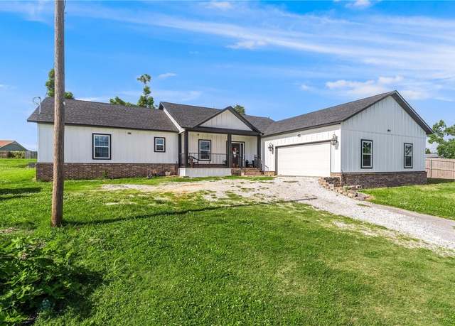 Property at 1209 W Olive St, Rogers, AR 72756, 4 beds, 3 baths