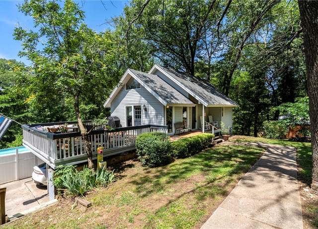 Property at 14269 Lake Forrest Heights Rd, Siloam Springs, AR 72761, 5 beds, 3 baths