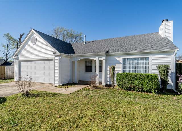 Property at 2416 Mulberry St, Rogers, AR 72758, 3 beds, 2 baths