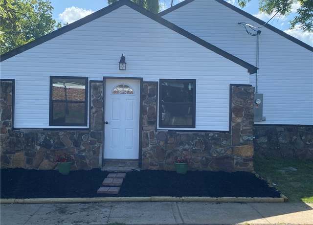 Property at 21 S Elizabeth St, Dover, AR 72837, 3 beds, 2 baths