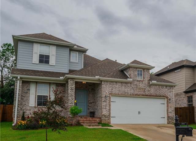 Property at 1312 Park St, Lowell, AR 72745, 4 beds, 3 baths