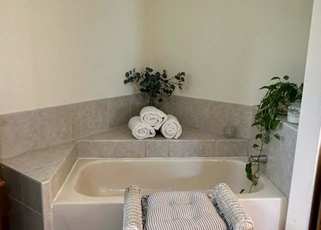 Property at 119 Madison 6518 Rd, Huntsville, AR 72740, 3 beds, 2 baths