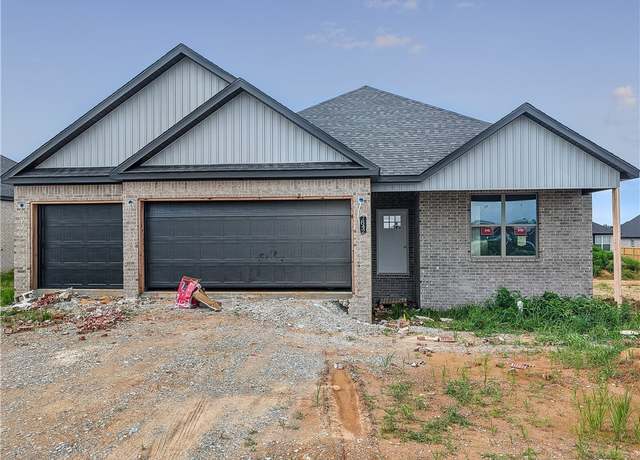 Property at 7842 Scenic Valley Ave, Springdale, AR 72762, 4 beds, 2.5 baths