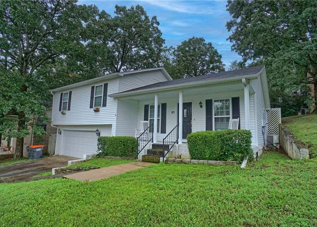 Property at 61 W 16th Pl, Russellville, AR 72081, 3 beds, 2 baths