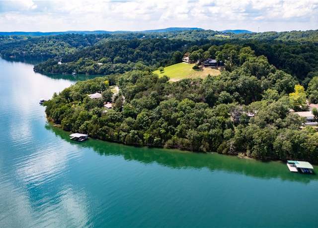 Property at 409 Hillcrest Rd, Eureka Springs, AR 72631, 3 beds, 3 baths