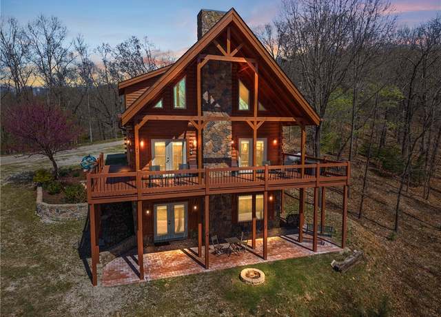 Property at 381 Viewpoint Dr, Eureka Springs, AR 72631, 3 beds, 3.5 baths