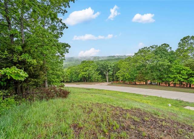 Property at 2709 E Stone Mountain Dr, Fayetteville, AR 72701