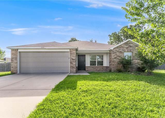 Property at 3557 Alliance Dr, Springdale, AR 72764, 3 beds, 2 baths