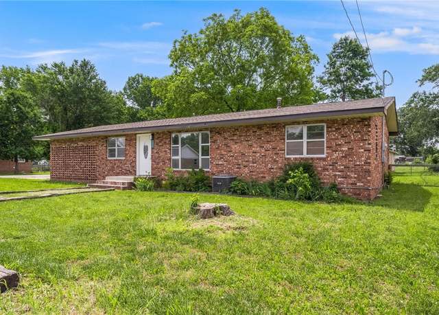 Property at 263 Van Dorn St, Pea Ridge, AR 72751, 3 beds, 1.5 baths