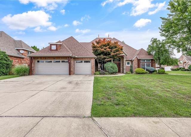 Property at 5503 44th St, Rogers, AR 72758, 4 beds, 3 baths