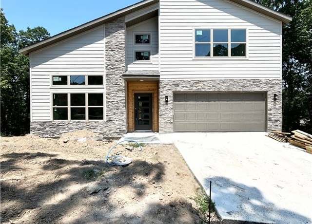 Property at 2 Barnet Ln, Bella Vista, AR 72714, 3 beds, 2.5 baths