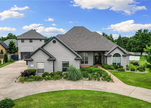 Property at 11 Darian Dr, Bentonville, AR 72712, 6 beds, 4.5 baths