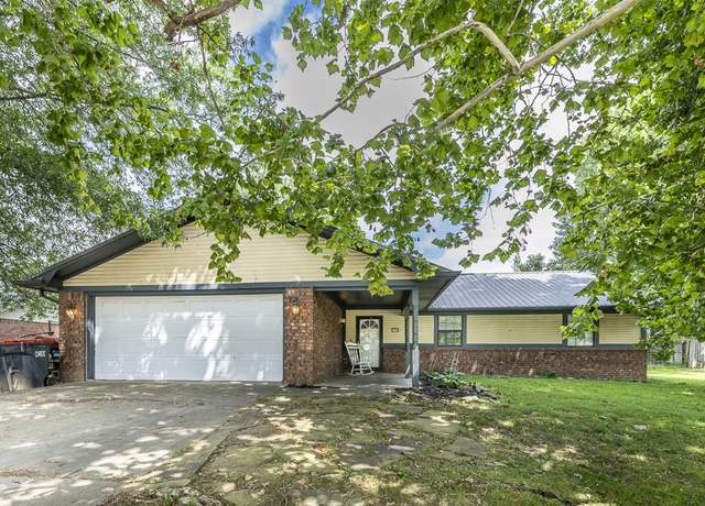 Property at 2104 Hummingbird Dr, Springdale, AR 72764, 3 beds, 2 baths