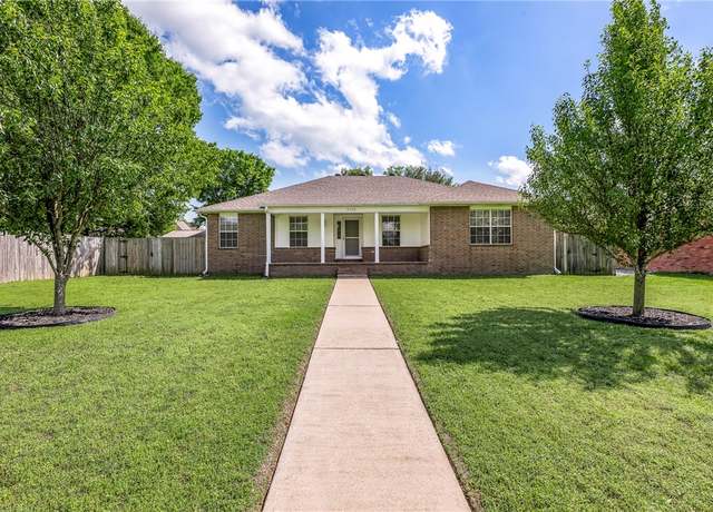 Property at 3103 NW 3rd St, Bentonville, AR 72712, 3 beds, 2 baths