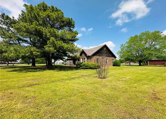 Property at 122 Pinkley Rd, Elm Springs, AR 72762, 3 beds, 2 baths