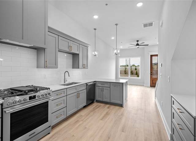 Property at 2607 S 30th Pl, Rogers, AR 72758, 2 beds, 2.5 baths