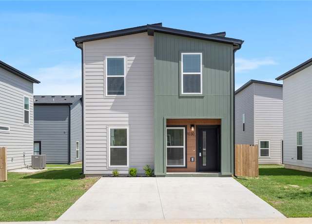 Property at 1030 Indiana Ave, Bentonville, AR 72713, 3 beds, 2.5 baths