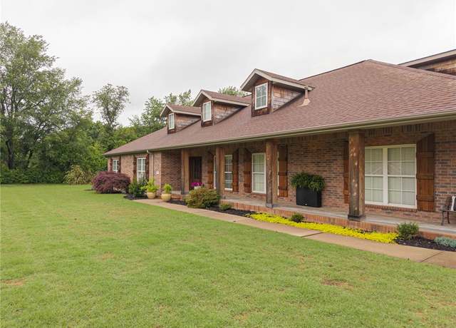 Property at 502 Oakwood St, Lowell, AR 72745, 4 beds, 4 baths