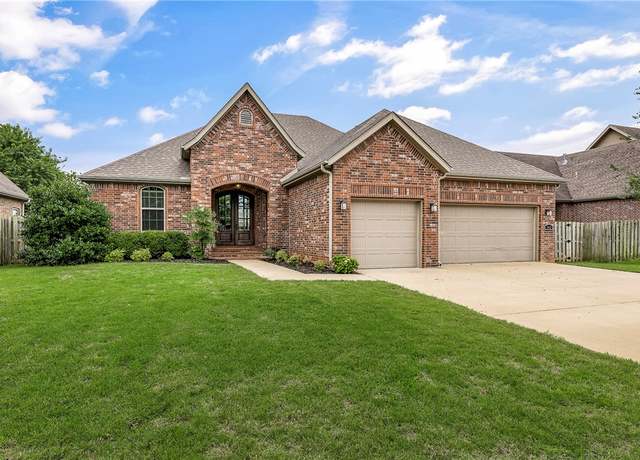 Property at 3403 SW 8th St, Bentonville, AR 72712, 3 beds, 2.5 baths