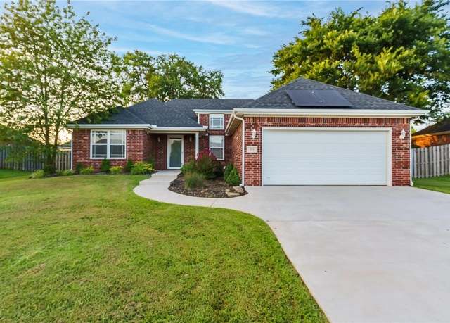 Property at 301 Halleck Coach Rd, Centerton, AR 72719, 3 beds, 2 baths