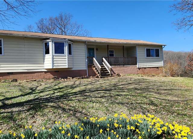 Property at 12956 Peppermint Rd, Prairie Grove, AR 72753, 3 beds, 2 baths