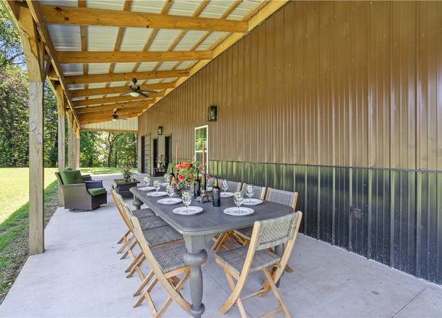 Property at 6630 E Wagon Wheel Rd, Springdale, AR 72762, 3 beds, 2.5 baths