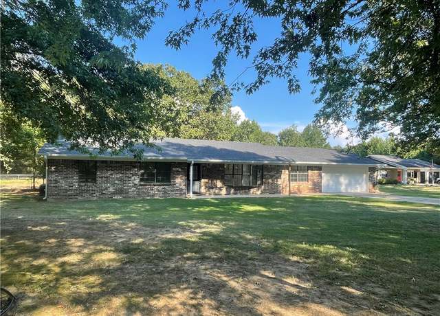 Property at 116 Stegall Rd, Clarksville, AR 72830, 3 beds, 2 baths